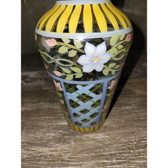 Hand painted Floral Lattice Yellow Vase Scalloped Top Edges - Picture 2 of 8